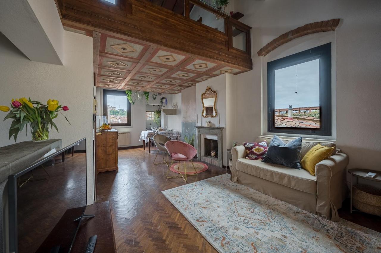 Via Lamberti, 3 - Florence Charming Apartments - Charming And Historic 5Th-Floor Attic Apartment With Elevator In A Building At The Heart Of Vibrant Florence, Just A 2-Minute Walk From All Attractions Zewnętrze zdjęcie