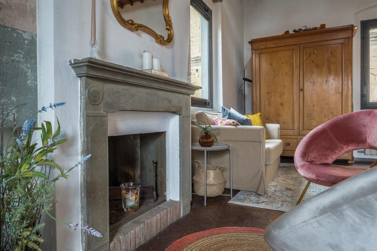 Via Lamberti, 3 - Florence Charming Apartments - Charming And Historic 5Th-Floor Attic Apartment With Elevator In A Building At The Heart Of Vibrant Florence, Just A 2-Minute Walk From All Attractions Zewnętrze zdjęcie
