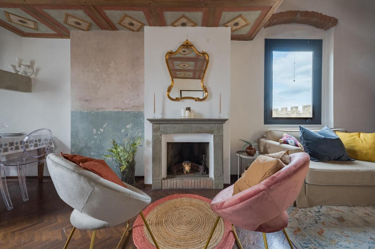 Via Lamberti, 3 - Florence Charming Apartments - Charming And Historic 5Th-Floor Attic Apartment With Elevator In A Building At The Heart Of Vibrant Florence, Just A 2-Minute Walk From All Attractions Zewnętrze zdjęcie