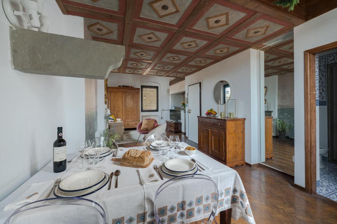 Via Lamberti, 3 - Florence Charming Apartments - Charming And Historic 5Th-Floor Attic Apartment With Elevator In A Building At The Heart Of Vibrant Florence, Just A 2-Minute Walk From All Attractions Zewnętrze zdjęcie