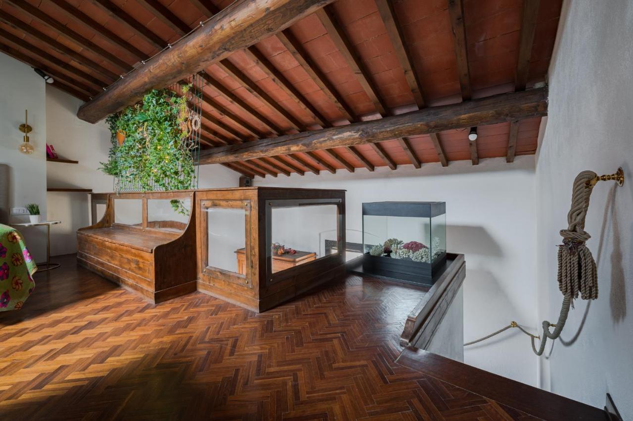 Via Lamberti, 3 - Florence Charming Apartments - Charming And Historic 5Th-Floor Attic Apartment With Elevator In A Building At The Heart Of Vibrant Florence, Just A 2-Minute Walk From All Attractions Zewnętrze zdjęcie